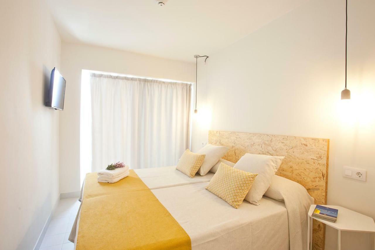 Bj Cala Morlanda Estudios (Adults Only) S'Illot  Buitenkant foto