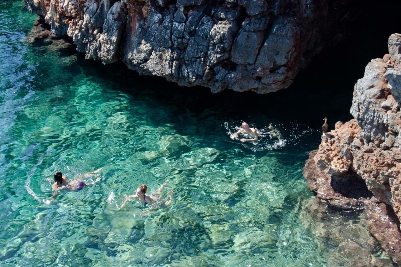 Bj Cala Morlanda Estudios (Adults Only) S'Illot  Buitenkant foto