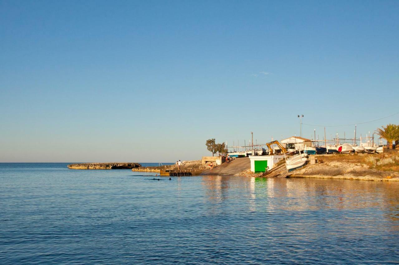 Bj Cala Morlanda Estudios (Adults Only) S'Illot  Buitenkant foto